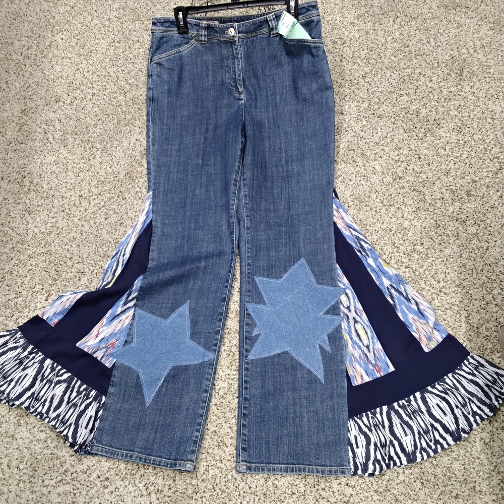 3835 Size 10 Jones New York Chic Blue Flare Jeans with Star Accents - Picture 1 of 6